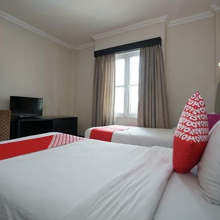 Capital O 1128 Hotel Imara Palembang Kültér fotó