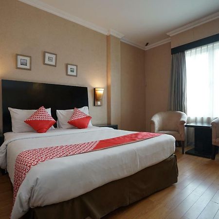 Capital O 1128 Hotel Imara Palembang Kültér fotó