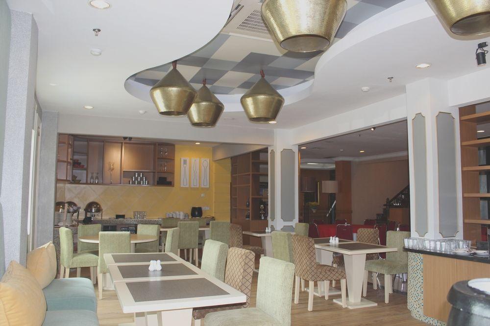 Capital O 1128 Hotel Imara Palembang Kültér fotó