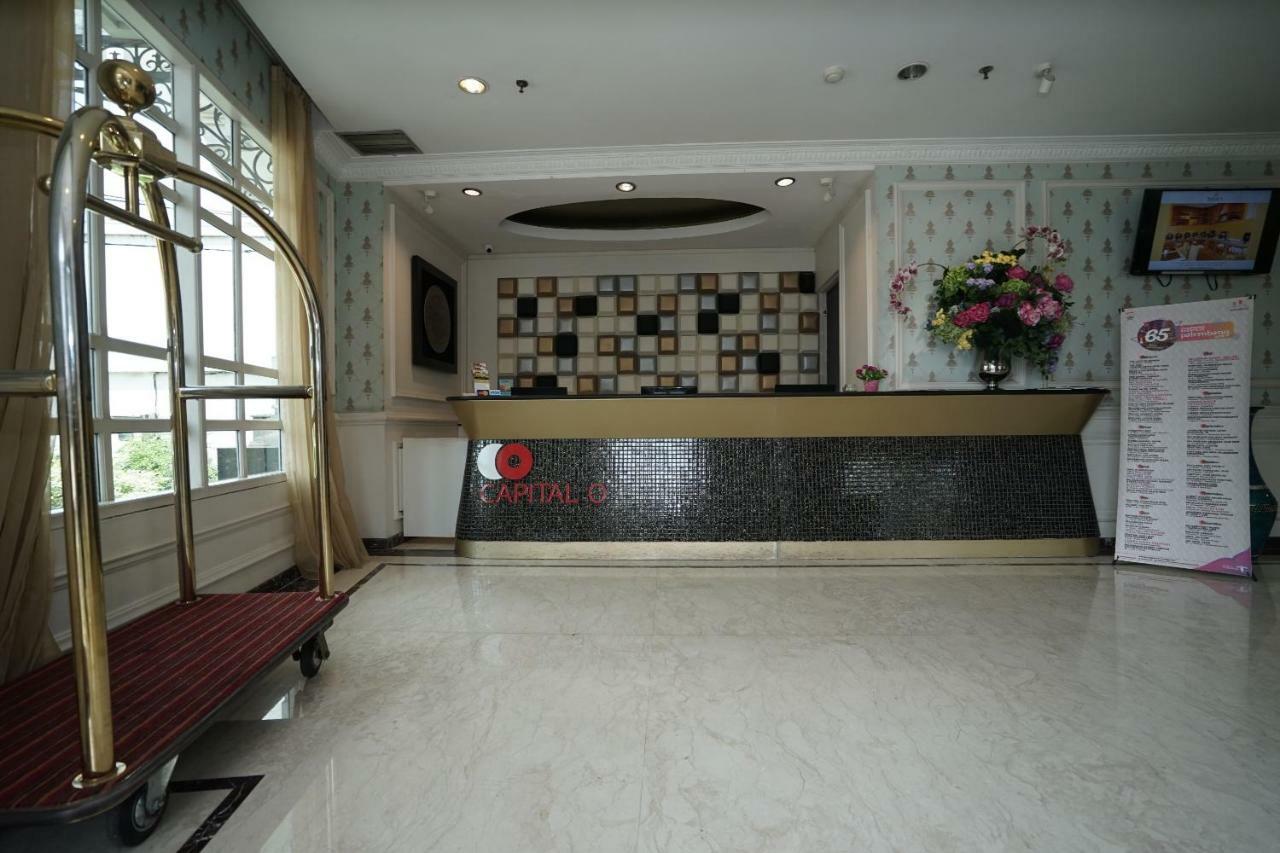 Capital O 1128 Hotel Imara Palembang Kültér fotó