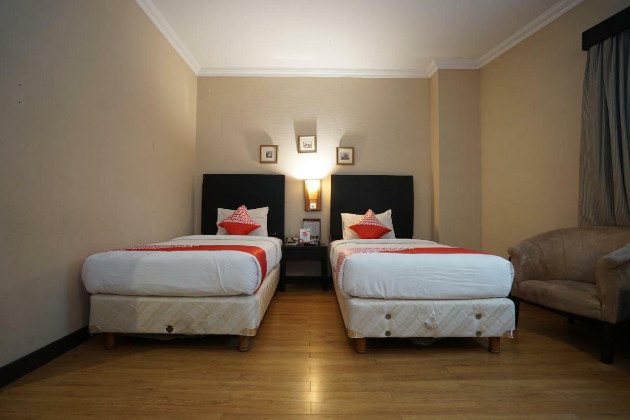 Capital O 1128 Hotel Imara Palembang Kültér fotó