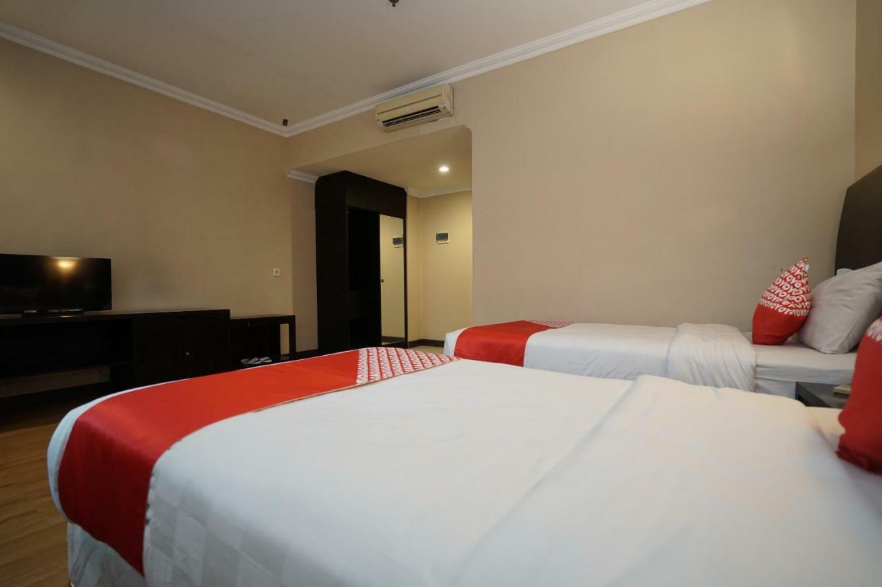 Capital O 1128 Hotel Imara Palembang Kültér fotó