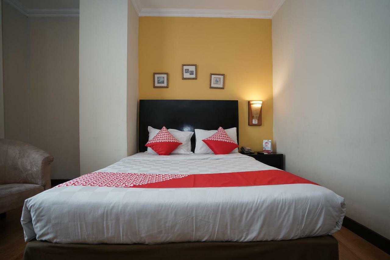 Capital O 1128 Hotel Imara Palembang Kültér fotó