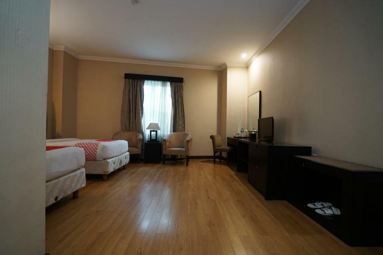 Capital O 1128 Hotel Imara Palembang Kültér fotó