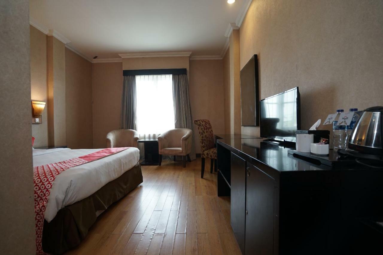Capital O 1128 Hotel Imara Palembang Kültér fotó