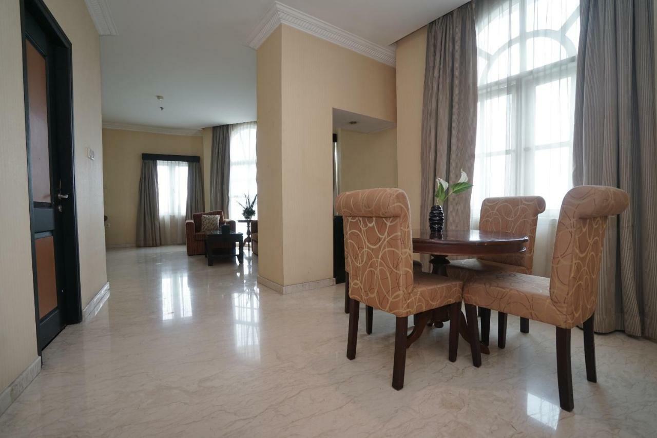 Capital O 1128 Hotel Imara Palembang Kültér fotó