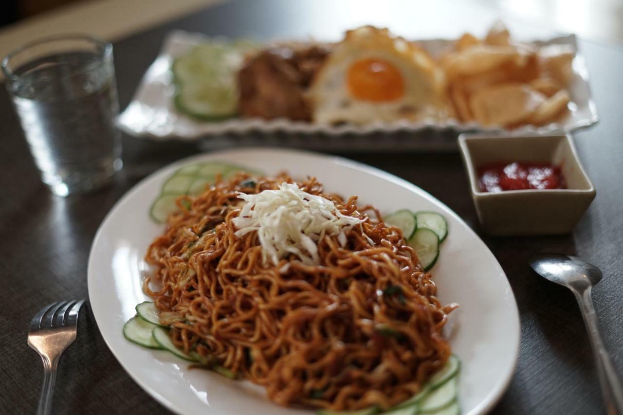 Capital O 1128 Hotel Imara Palembang Kültér fotó